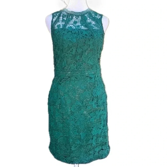 Lulus Dresses & Skirts - NWT Lulu’s small emerald green crochet dress